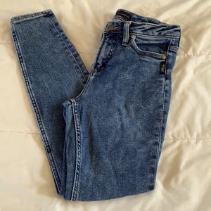Silver Jeans. High Note Skinny. W27/L27
